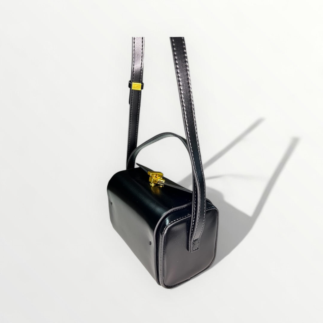 BORSA VANITY IN PELLE NERA