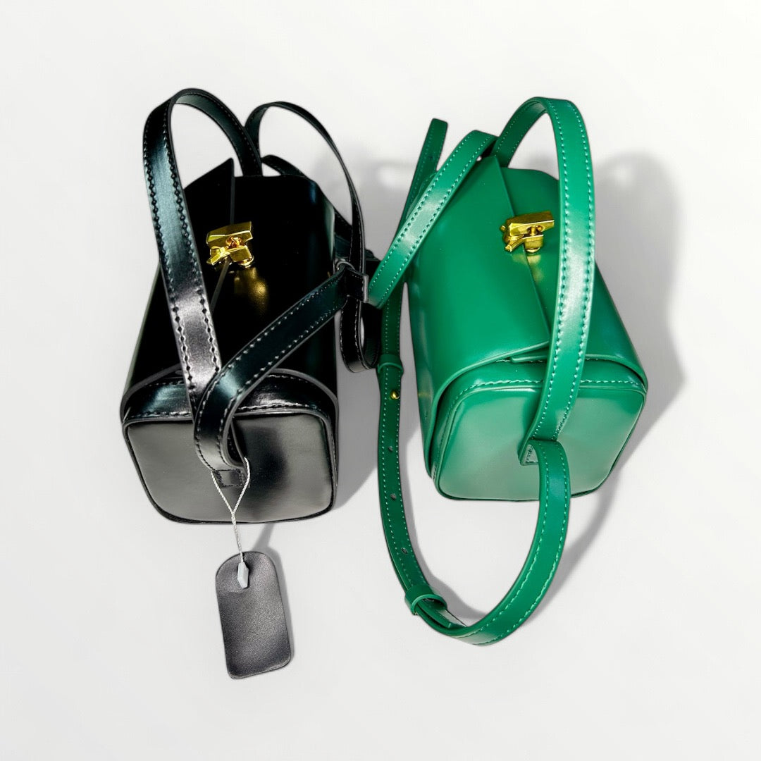 BORSA VANITY IN PELLE VERDE