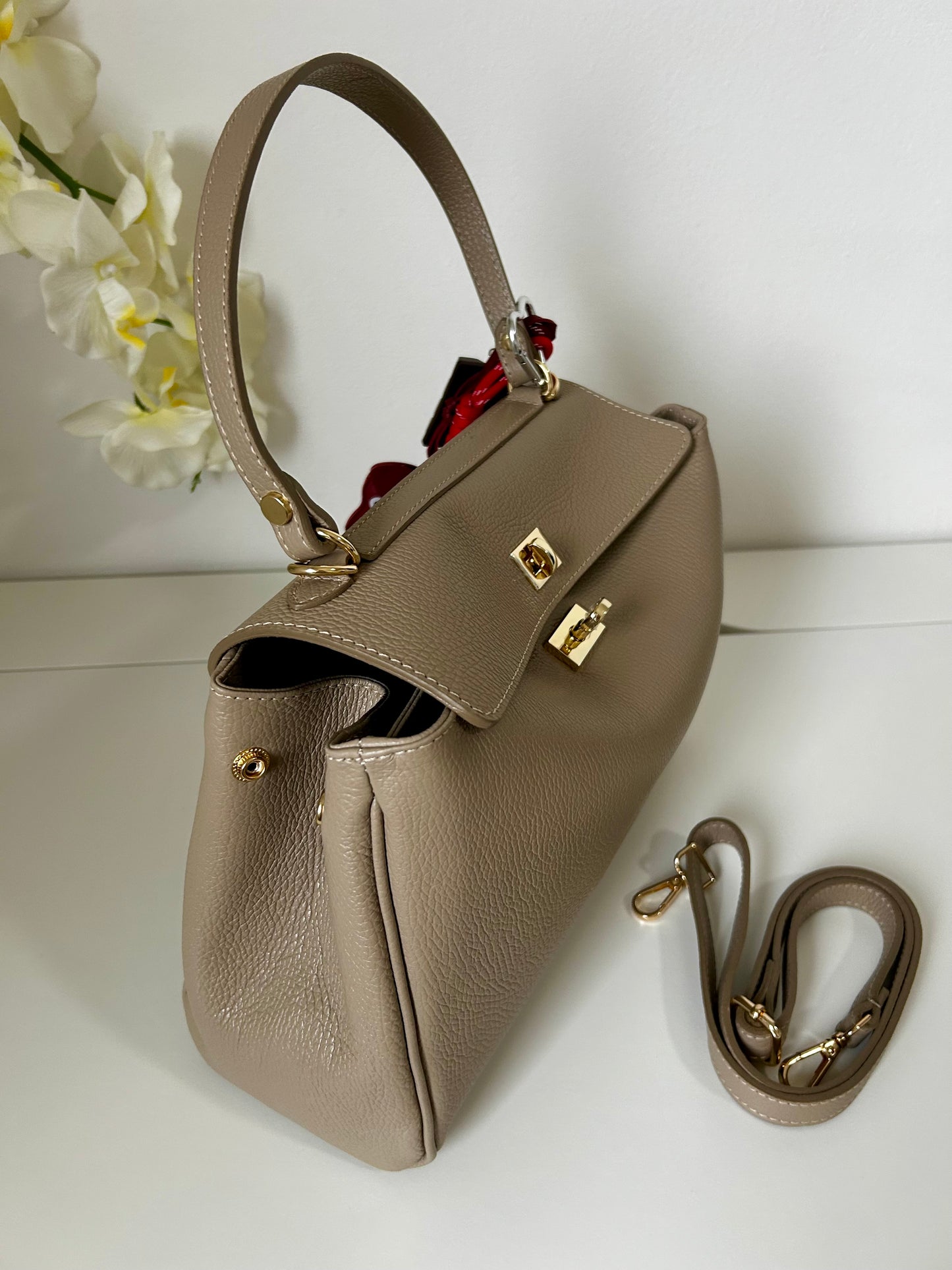 KIM IN PELLE TAUPE con Charm in omaggio
