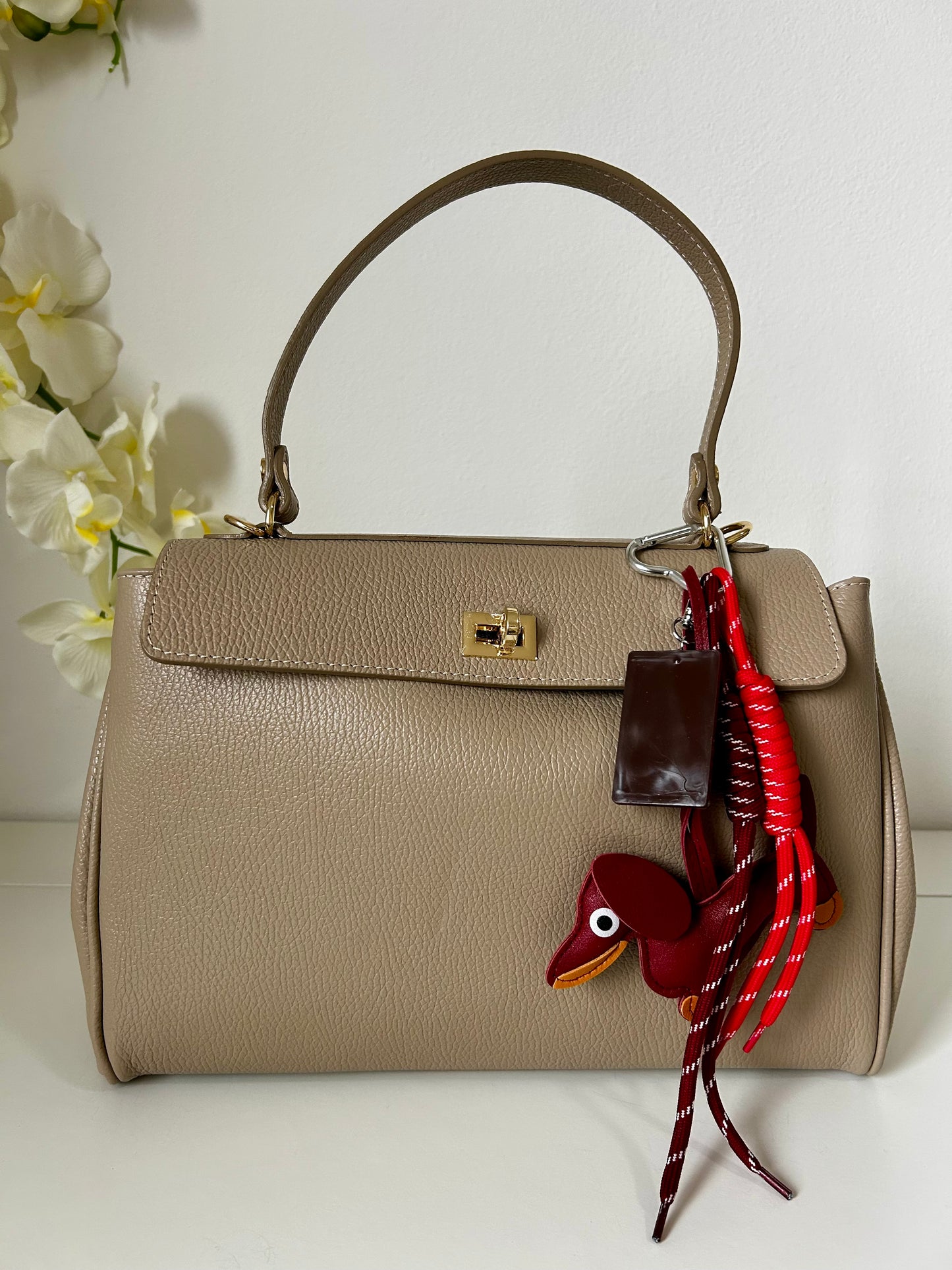 KIM IN PELLE TAUPE con Charm in omaggio