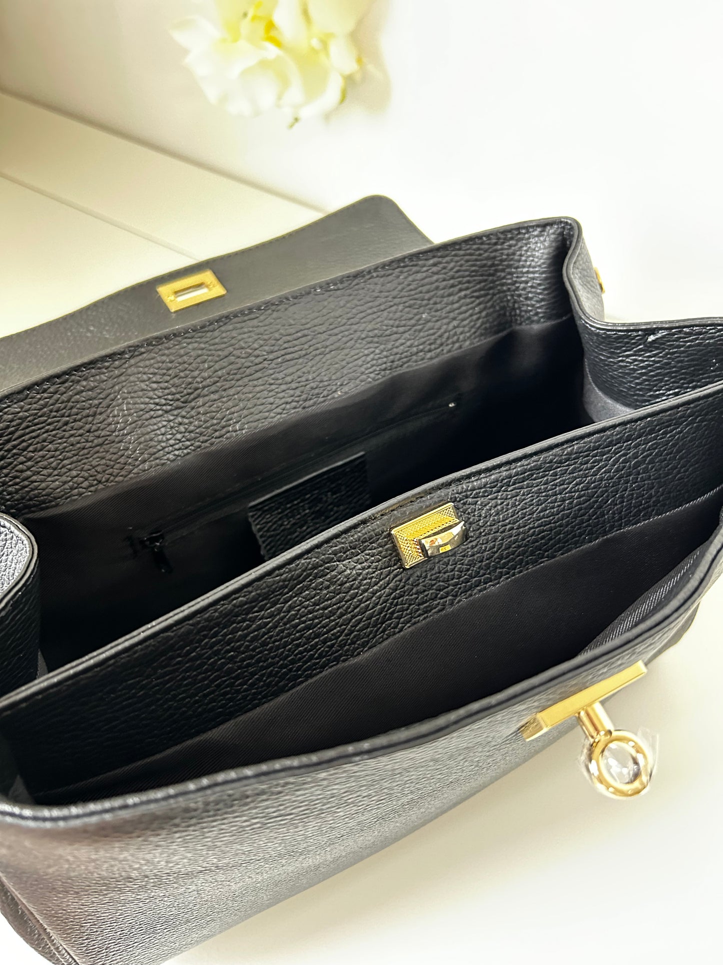 KIM IN PELLE NERA con Charm in omaggio