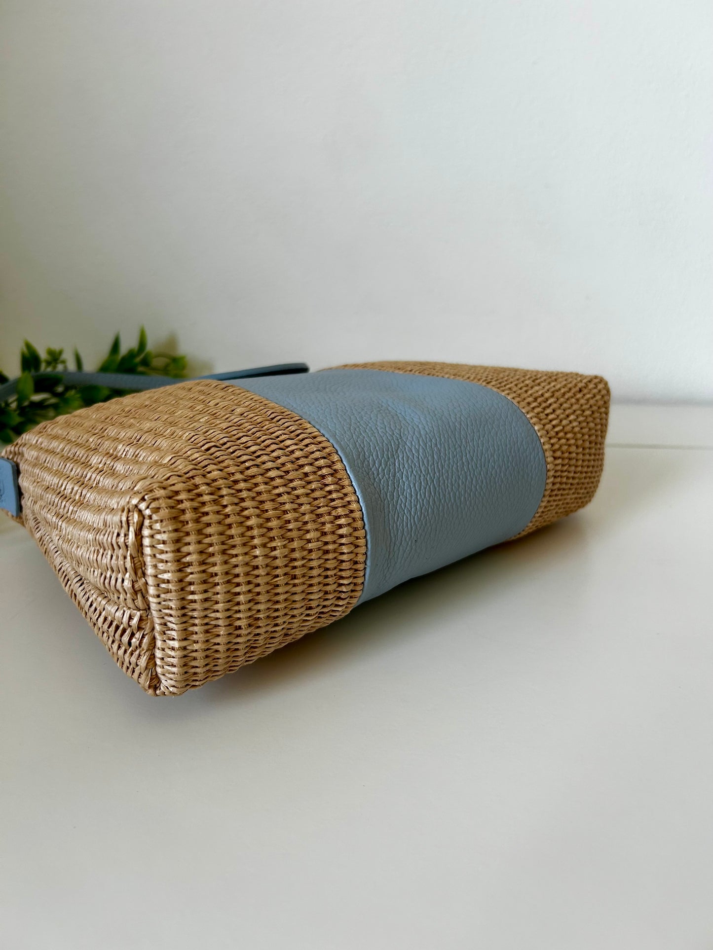 POCHETTE-vera pelle e rafia.