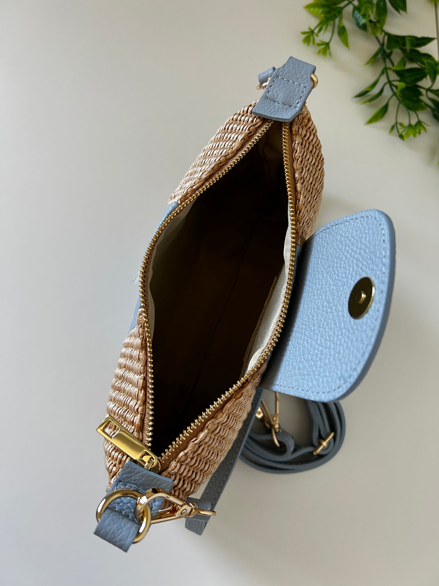 POCHETTE-vera pelle e rafia.