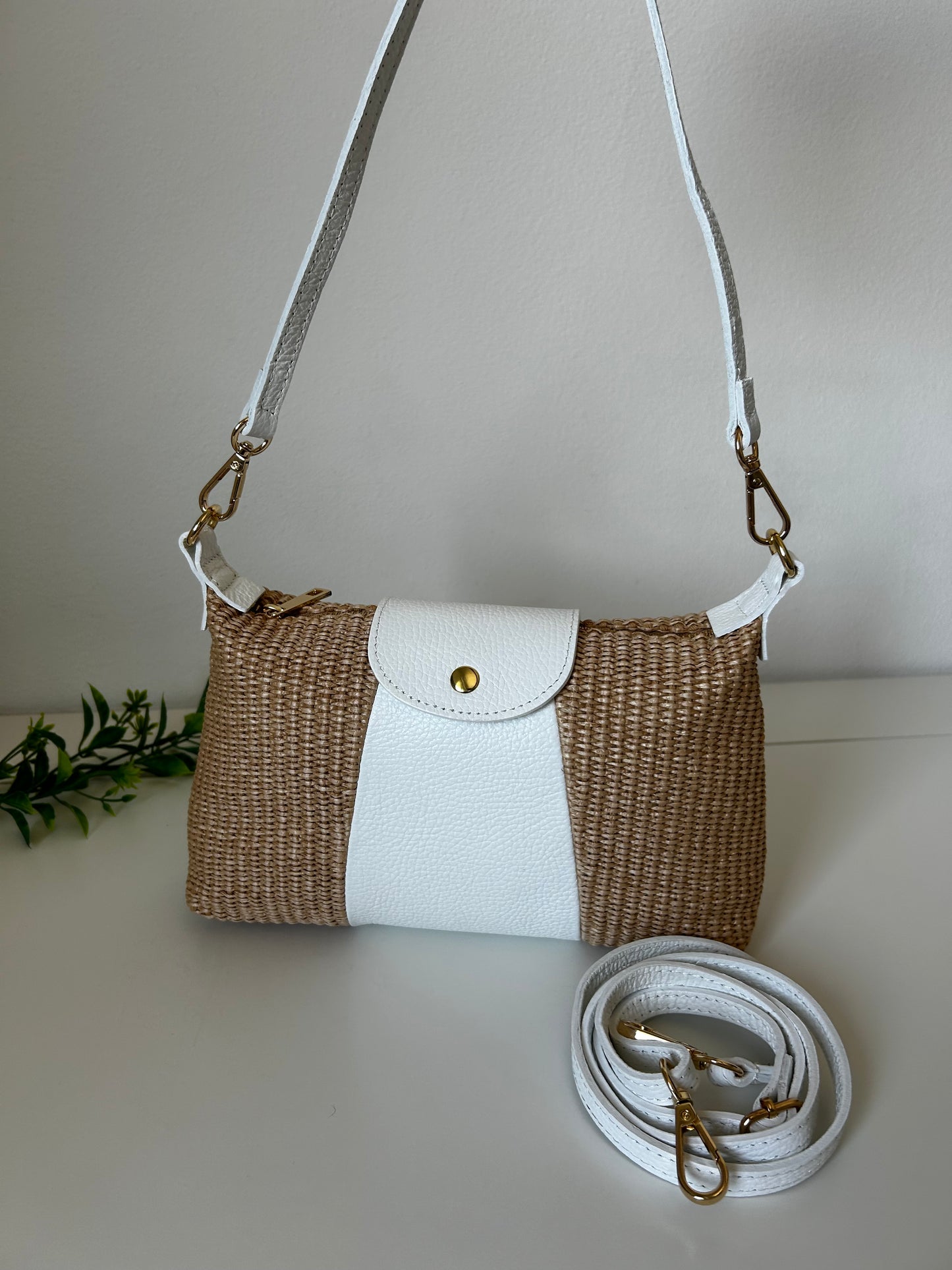 POCHETTE-vera pelle e rafia.