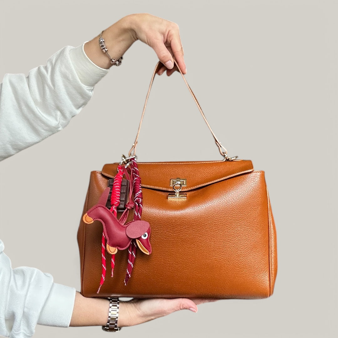 KIM IN PELLE NERA con Charm