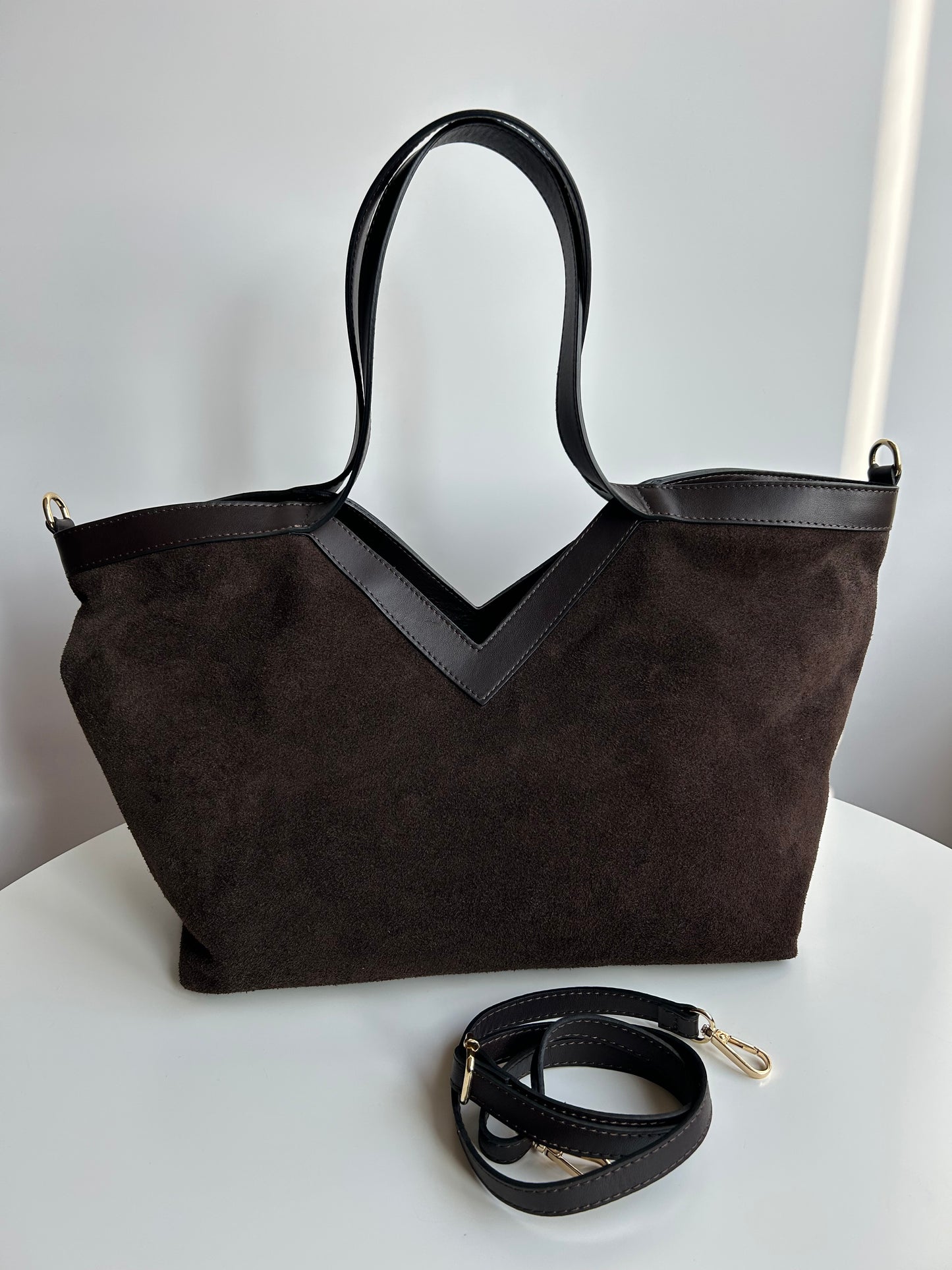 V SHOPPING BAG SUEDE- DARK BROWN
