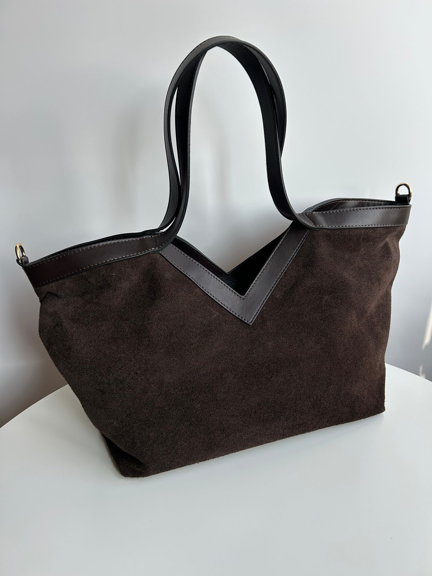 V SHOPPING BAG SUEDE- DARK BROWN