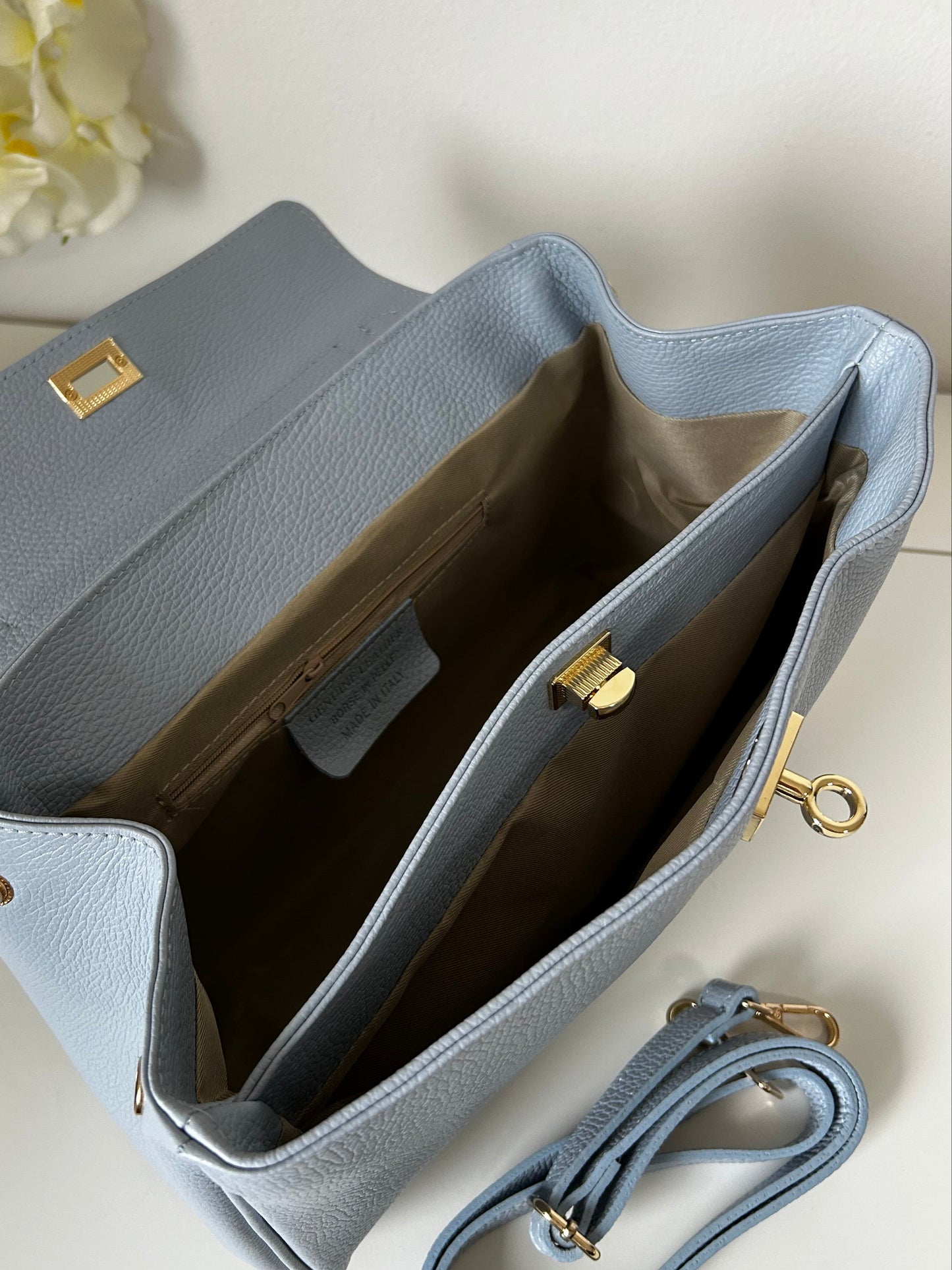 KIM IN PELLE AZZURRA con Charm in omaggio