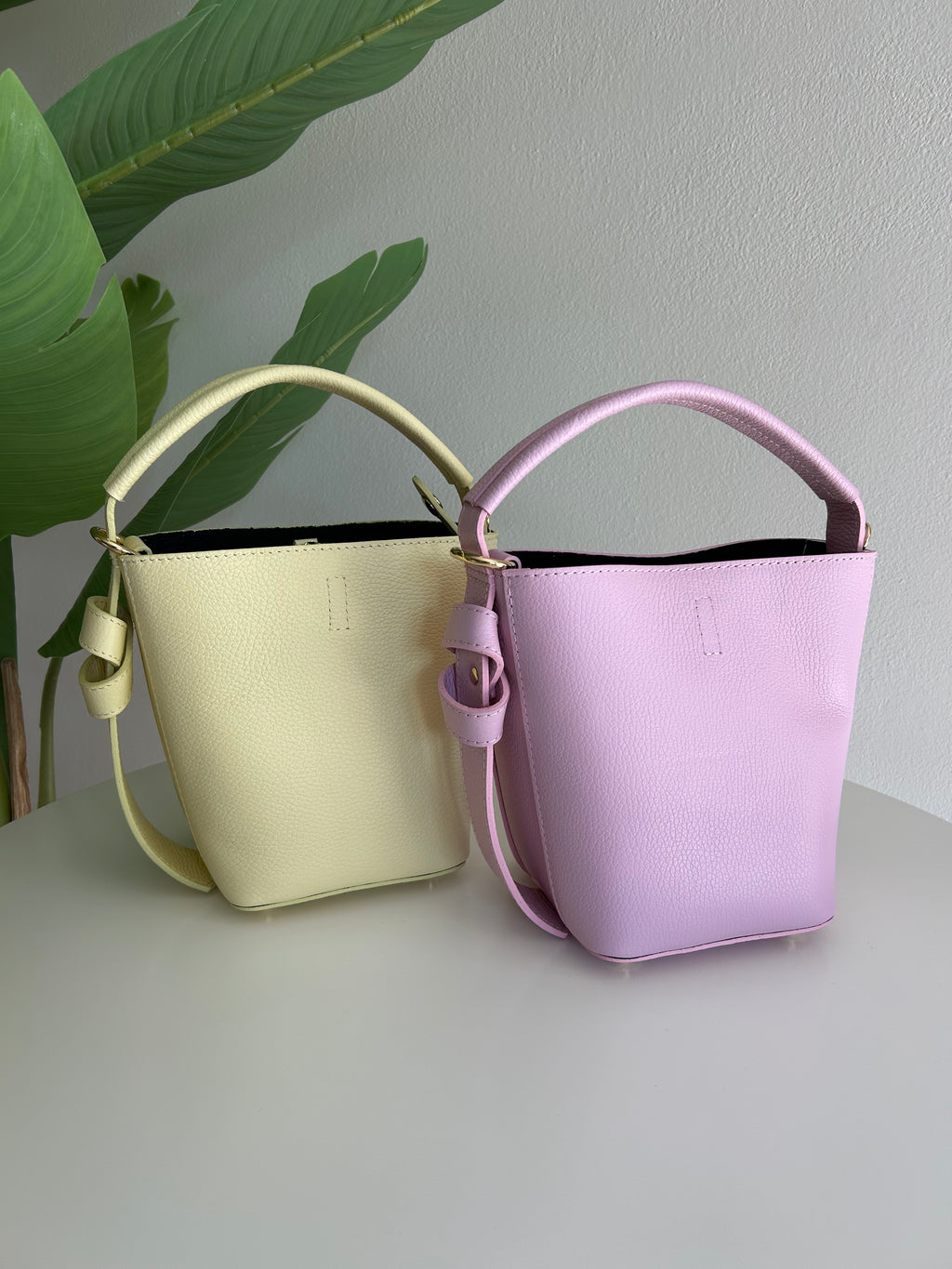 BORSA SECCHIELLO TWIST IN PELLE